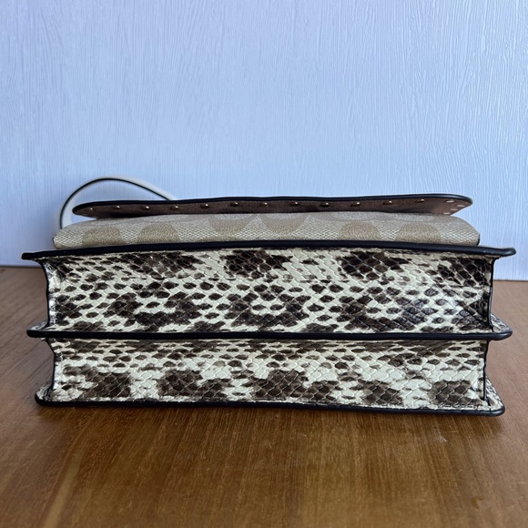 Coach Klare crossbody signature canvas bag - Picture 7 of 9